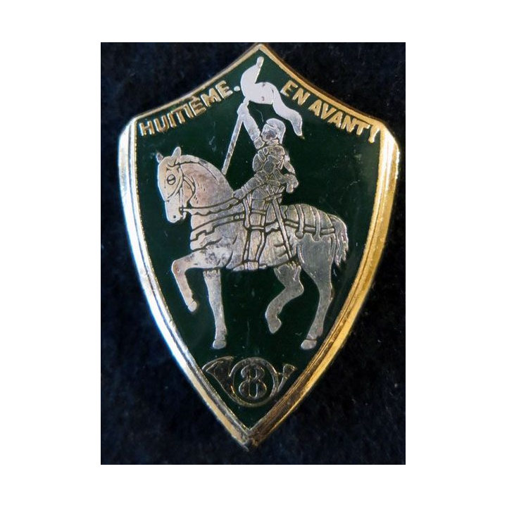 8° RCH : insigne métallique du 8° régiment de chasseurs de fabrication Drago Noisiel  vert foncé