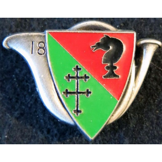 18° RCH : insigne métallique du 18° régiment de chasseurs de fabrication Delsart G. 1414