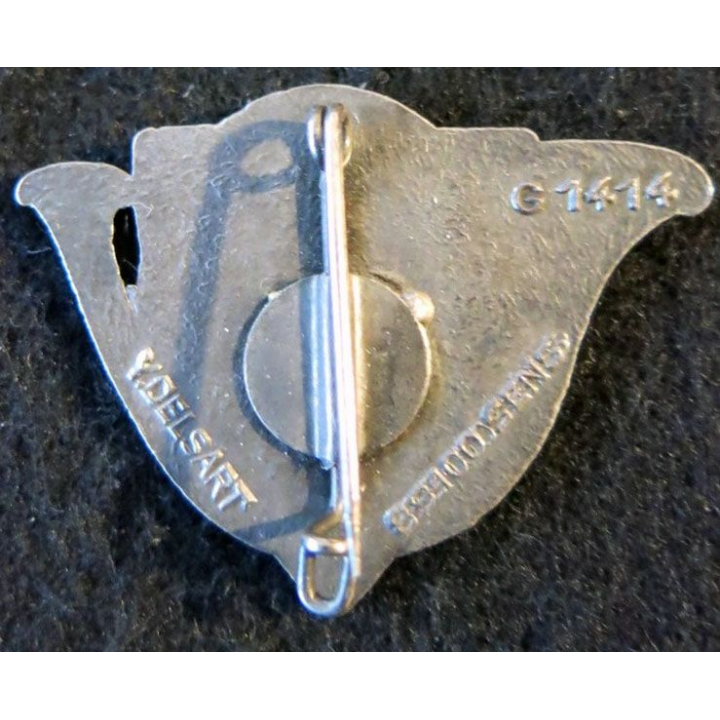 18° RCH : insigne métallique du 18° régiment de chasseurs de fabrication Delsart G. 1414