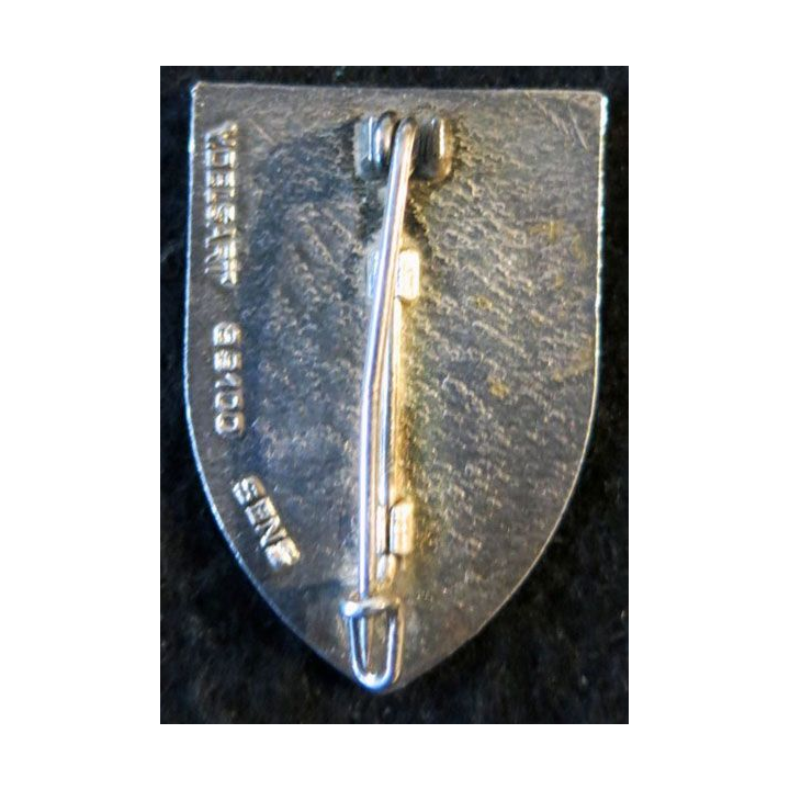 4° RC : insigne métallique du 2° escadron du 4° régiment de cuirassiers de fabrication Delsart