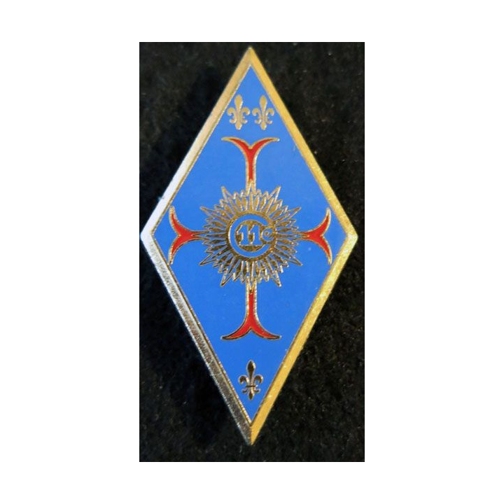11° RC : insigne métallique du 11° régiment de cuirassiers de fabrication Delsart G. 3016
