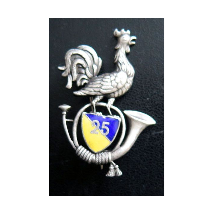 25° BCA : insigne métallique 25° bataillon de chasseurs alpins coq cor
