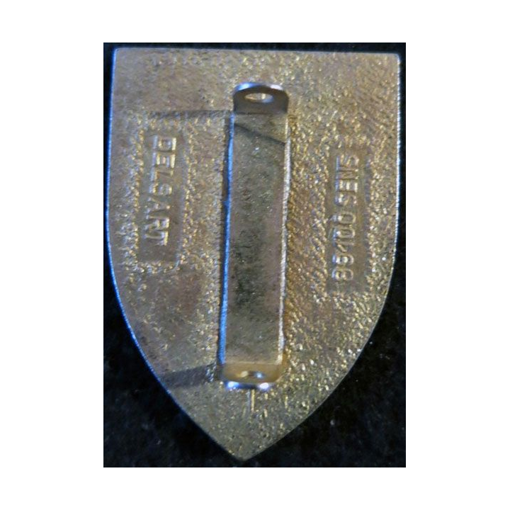 4° RH : insigne métallique du 4° régiment de hussards de fabrication Delsart G. 441