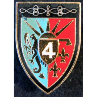 4° RH : insigne métallique du 4° régiment de hussards de fabrication Delsart G. 441