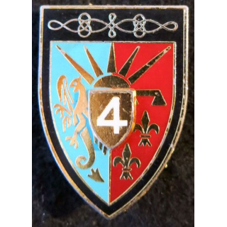 4° RH : insigne métallique du 4° régiment de hussards de fabrication Delsart G. 441