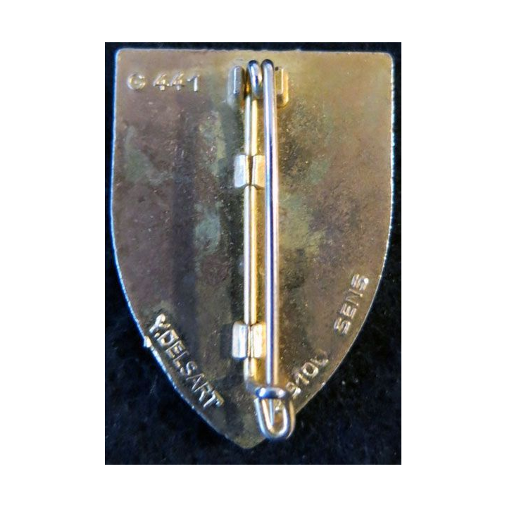 4° RH : insigne métallique du 4° régiment de hussards de fabrication Delsart G. 441