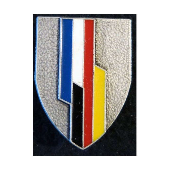 BFA : Insigne métallique de l'état major  de la brigade franco allemande matriculé N° 179