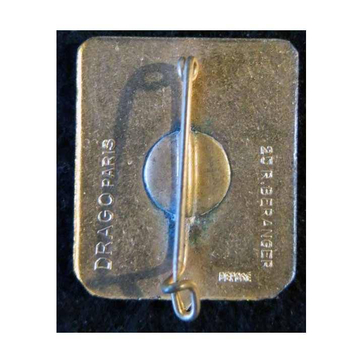 10° RD : insigne métallique du 10° régiment de dragons Victoria Pinget de fabrication Drago Béranger en émail casque plat