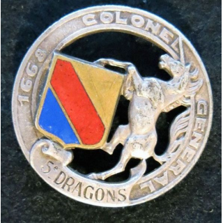 5° RD : insigne métallique du 5° régiment de dragons de fabrication Drago Paris H.665 en émail