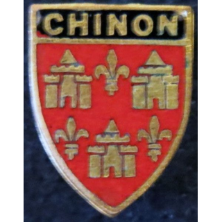 BLASON CHINON : insigne métallique ancien blason en émail de la ville de Chinon 14 x 17 mm épingle