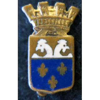BLASON VERSAILLES : insigne métallique ancien blason en émail de la ville de Versailles 12 x 19 mm épingle