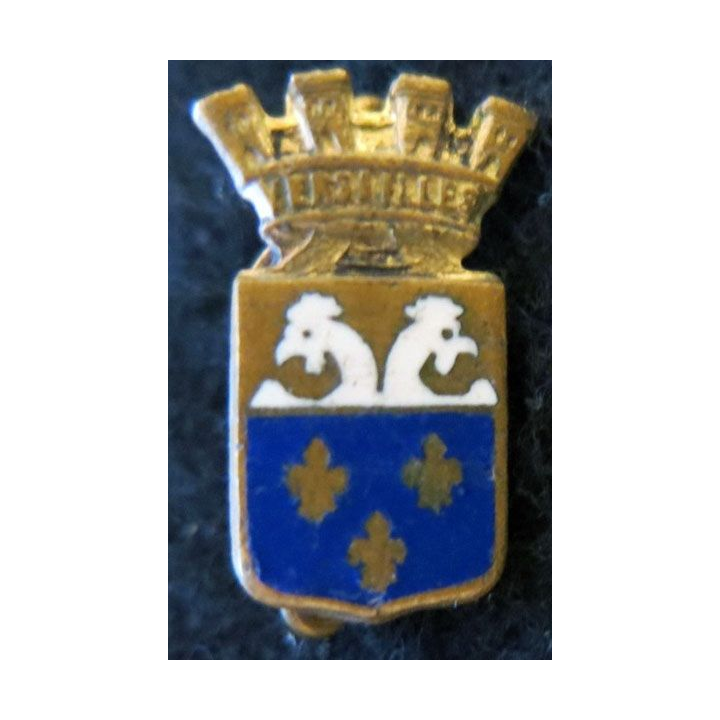 BLASON VERSAILLES : insigne métallique ancien blason en émail de la ville de Versailles 12 x 19 mm épingle