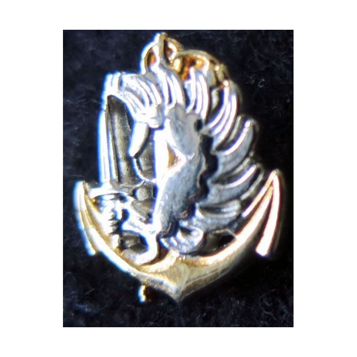 PARACHUTISTE : pin's représentant l'insigne de béret des parachutistes coloniaux réduction 18 mm
