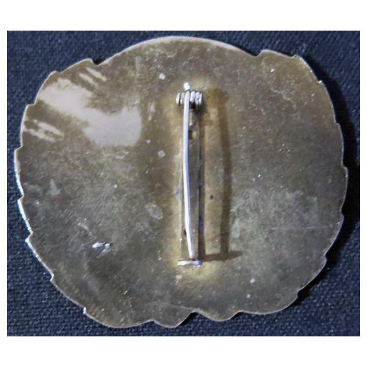 INSIGNE DE BÉRET : insigne métallique de béret bombé de l'Organisation des Nations Unies peint