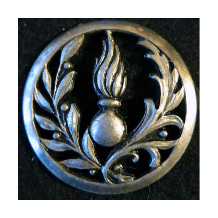 INSIGNE DE BÉRET DU COMMISSARIAT : insigne de béret du commissariat argenté fabrication Beraudy-Vaure