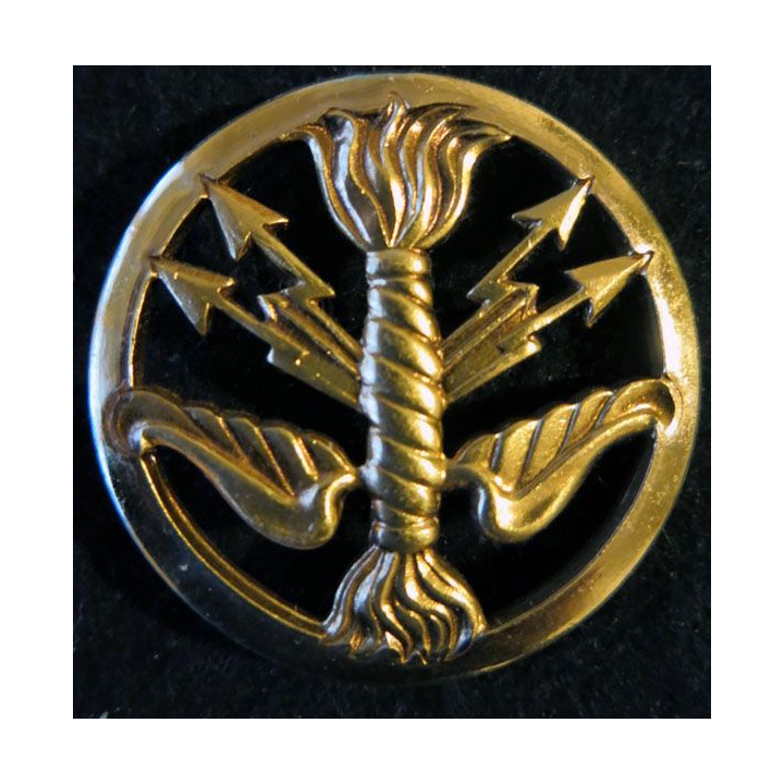 INSIGNE DE BÉRET : insigne de bérêt du service des poudres de fabrication Beraudy-Vaure dos embouti