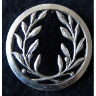 INSIGNE DE BÉRET  SSA  : Insigne béret du Service Vétérinaire de fabrication Béraudy Vaure argenté