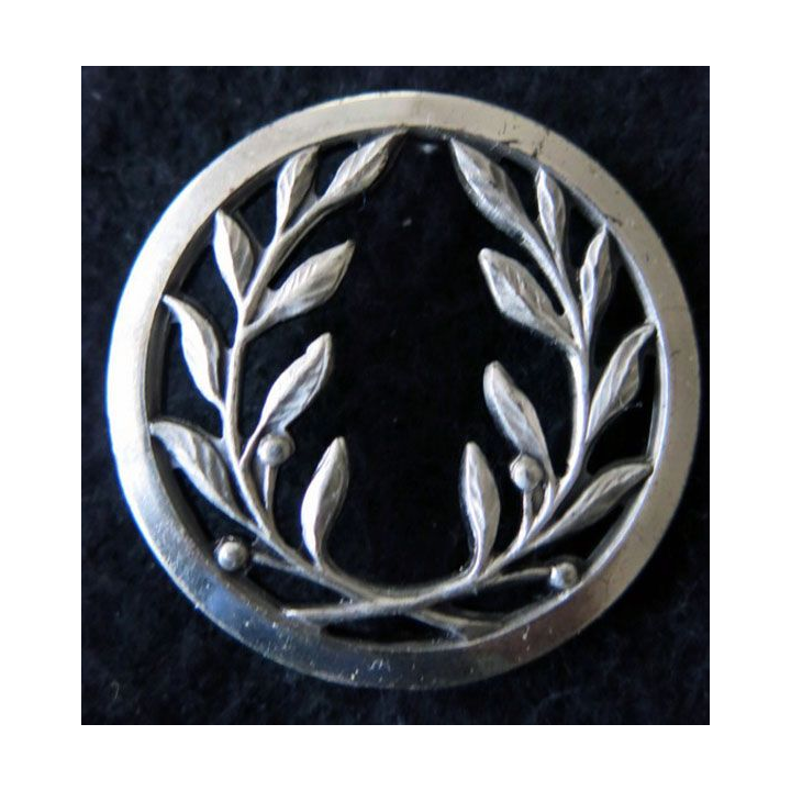 INSIGNE DE BÉRET  SSA  : Insigne béret du Service Vétérinaire de fabrication Béraudy Vaure argenté