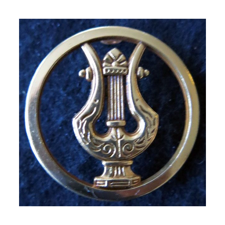 INSIGNE DE BÉRET : Insigne béret de musique militaire de fabrication Coinderoux doré