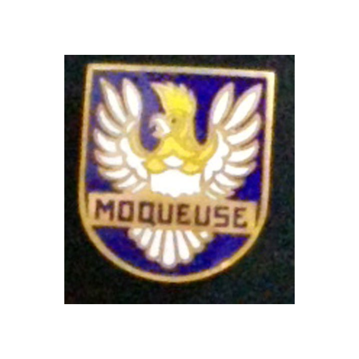 LA MOQUEUSE : insigne métallique de l'aviso dragueur La Moqueuse de fabrication Augis Lyon en émail