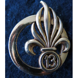 INSIGNE DE BÉRET 13° DBLE : insigne de béret de la 13° demi brigade de la Légion étrangère de fabrication Coinderoux G. 3840