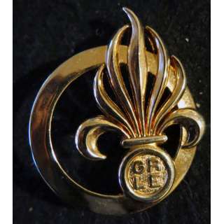 INSIGNE DE BÉRET GRLE : insigne de béret du groupement recrutement de la Légion étrangère de fabrication Boussemart G. 4987