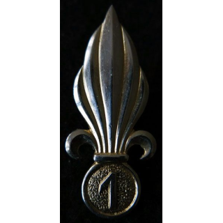 INSIGNE DE BÉRET 1° REI : insigne de béret du 1° régiment étranger d'infanterie de fabrication Courtois Paris