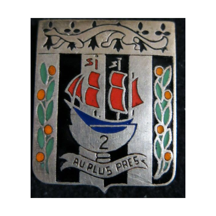 2° RI : insigne métallique du 2° régiment d'infanterie de fabrication Drago  G.427 Nef argentée en émail