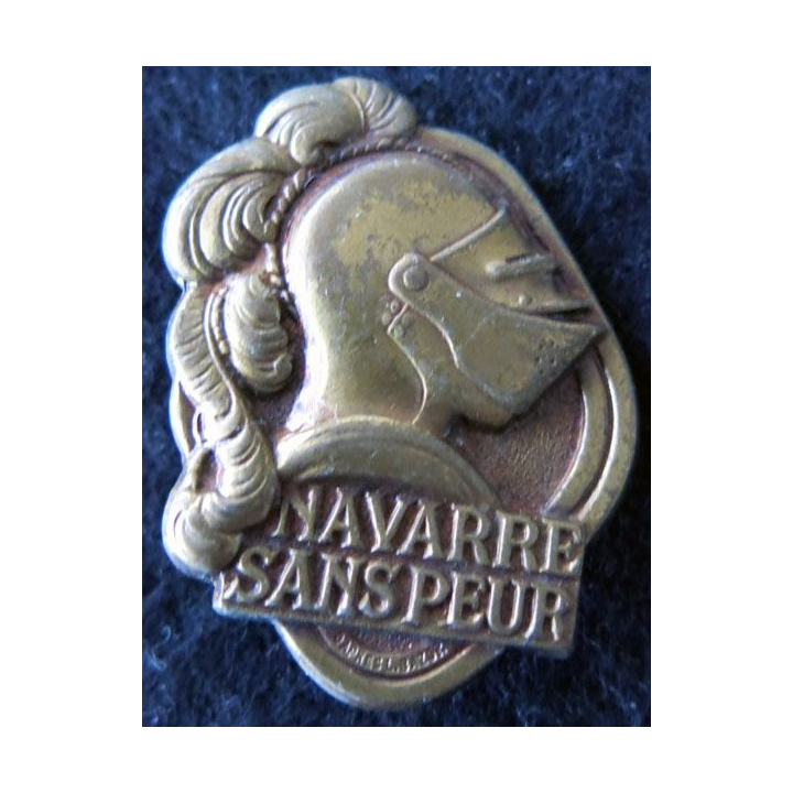 5° RI : insigne métallique du 5° régiment d'infanterie Navarre sans peur Drago Paris 1951 signé L. Bazor
