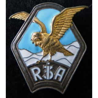 3° RIA : insigne métallique du 3° régiment d'infanterie Alpine fabrication L. Aubert en émail