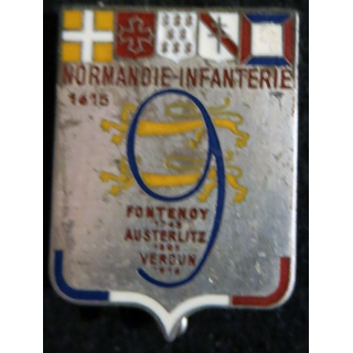9° RI : Insigne métallique du 9° régiment d'infanterie "Normandie Infanterie" de fabrication Delsart Sens R 1979 N° 000000