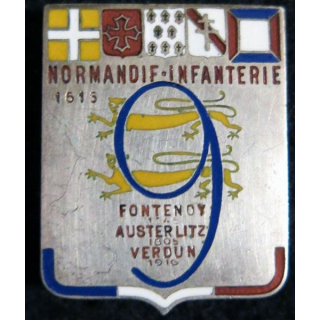 9° RI : Insigne métallique du 9° régiment d'infanterie "Normandie Infanterie" de fabrication Chobillon Paris en émail