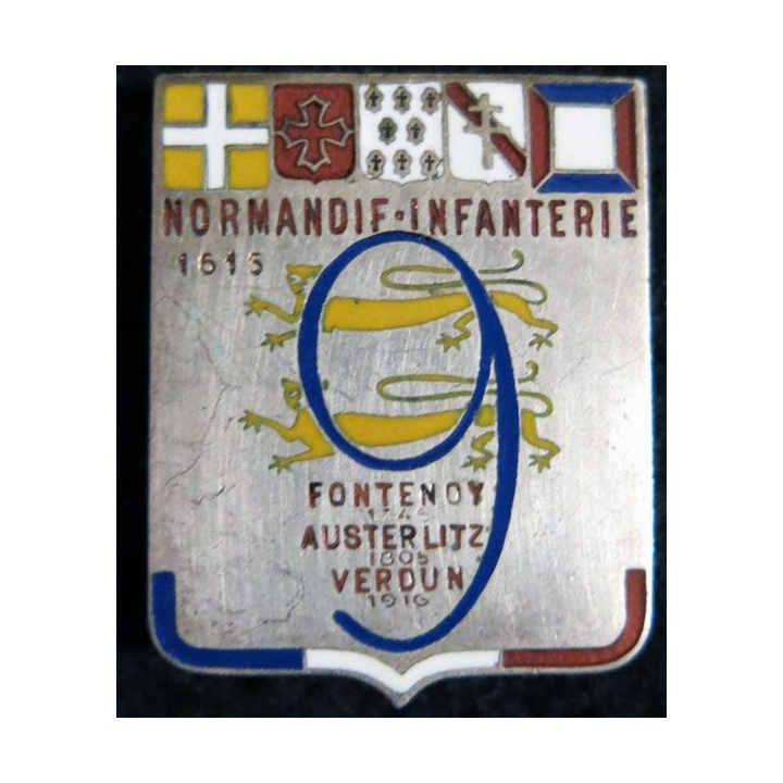 9° RI : Insigne métallique du 9° régiment d'infanterie "Normandie Infanterie" de fabrication Chobillon Paris en émail