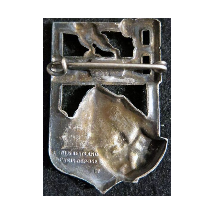 8° RI : insigne métallique du 8° régiment d'Infanterie de fabrication A.B Paris déposé émail