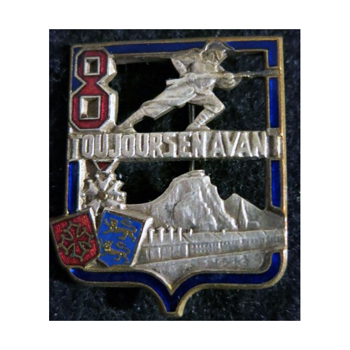 8° RI : insigne métallique du 8° régiment d'Infanterie de fabrication Drago Béranger déposé  Languedoc émail
