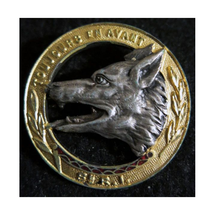 8° RI : insigne métallique du 8° régiment d'Infanterie  période 1937 de fabrication (Mourgeon) déposé Paris