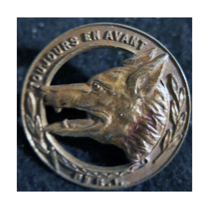 8° RI : insigne métallique du 8° régiment d'Infanterie  tout bronze de fabrication (Mourgeon) déposé Paris