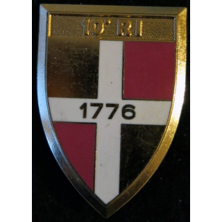 10° RI : insigne métallique du 10° régiment d''infanterie fabriqué par Arthus Bertrand Paris G. 2492 dos lisse matricé