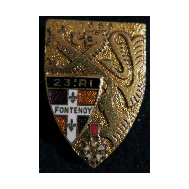 23° RI : Insigne métallique du 23° régiment d'infanterie de fabrication Drago Paris G. 2080 dos guilloché et doré