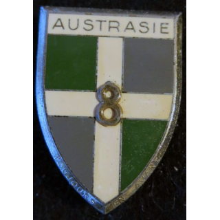 8° RI : insigne métallique du 8° régiment d'infanterie Austrasie de fabrication Delsart Sens G. 1197