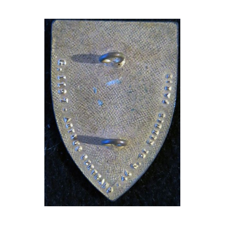 8° RIM : insigne métallique du 8° régiment d'infanterie motorisé Austrasie de fabrication Arthus Bertrand G. 1197
