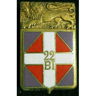 22° BI : insigne métallique du 22° bataillon d''infanterie de fabrication Drago Paris G. 1296 en émail