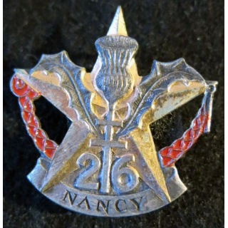 26° RI : insigne métallique du 26° régiment d''infanterie sans fabricant peint