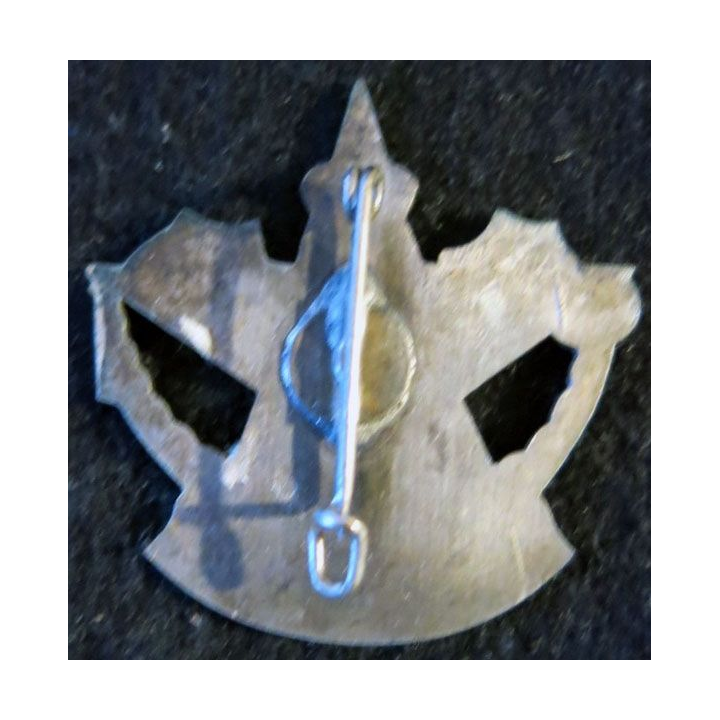 26° RI : insigne métallique du 26° régiment d''infanterie sans fabricant peint