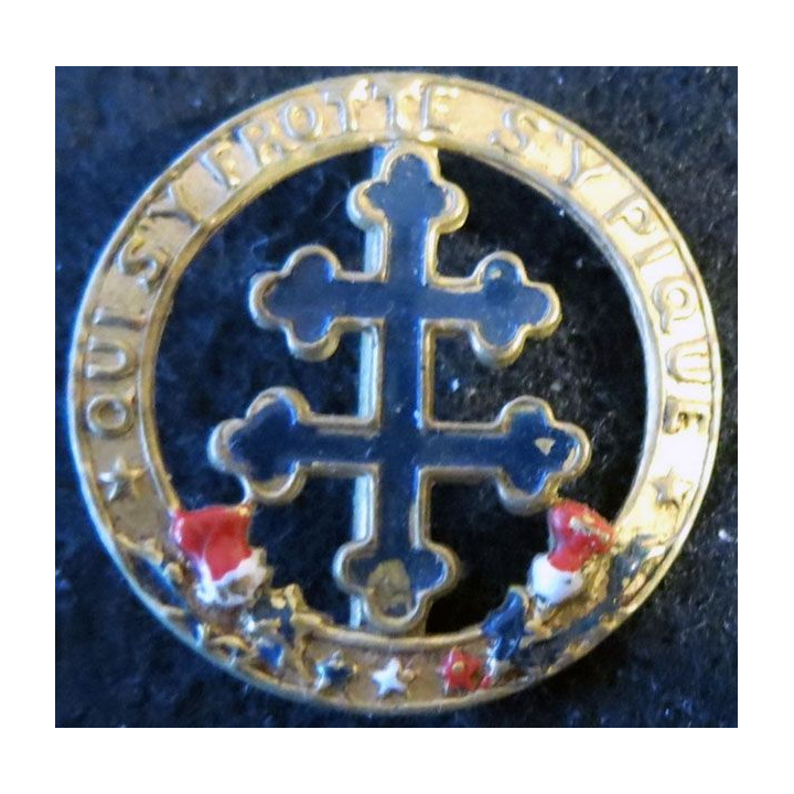 27° RI : insigne métallique du 27° régiment d'infanterie de fabrication non marquée en émail
