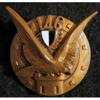 146° RI : insigne métallique du 146° régiment d'infanterie de fabrication A.B Paris H. 115 bronze
