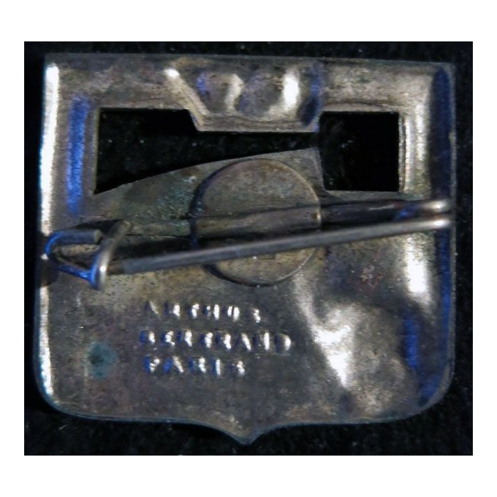 137° RI : Insigne métallique du 137° régiment d'infanterie de fabrication Arthus Bertrand Paris dos lisse embouti