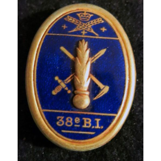 38° BI : Insigne métallique du 38° bataillon d'infanterie de fabrication Drago Paris Béranger en émail dos lisse embouti