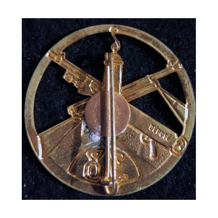 38° RI : Insigne métallique du 38° régiment d'infanterie de fabrication Chobillon déposé grand modèle ajouré en émail