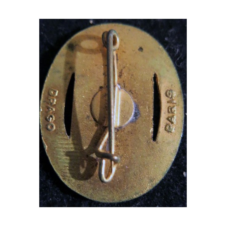 121° RI : Insigne métallique du 121° régiment d'infanterie de fabrication Drago Paris  en émail tout doré